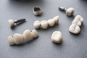 Models of dental crowns and bridges